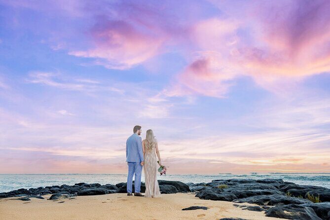 Oahu Professional Photographer Couples and Families - Key Points