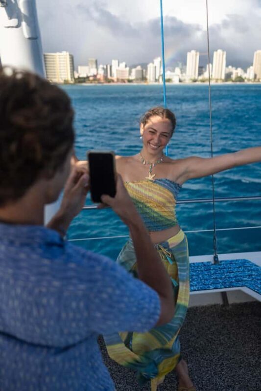 Oahu: Sunset Sail Cruise in Waikiki - Key Points