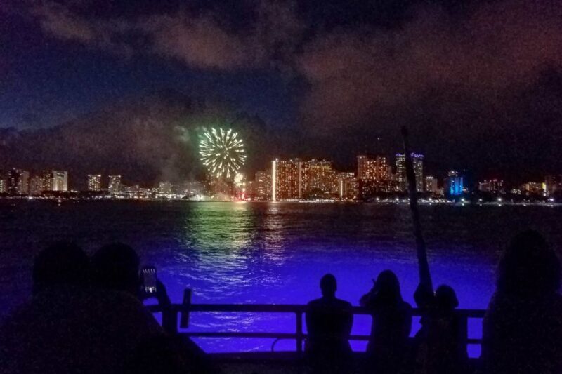 Oahu: Waikiki BYOB Friday Night Fireworks Cruise - FAQ