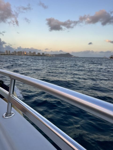 Oahu: Waikiki Fireworks Boat Cruise from Oahu - The Fireworks Viewing Experience