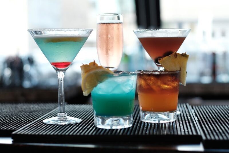 Oahu: Waikiki Sunset and Cocktail Cruise - Authentic and Personalized Touches
