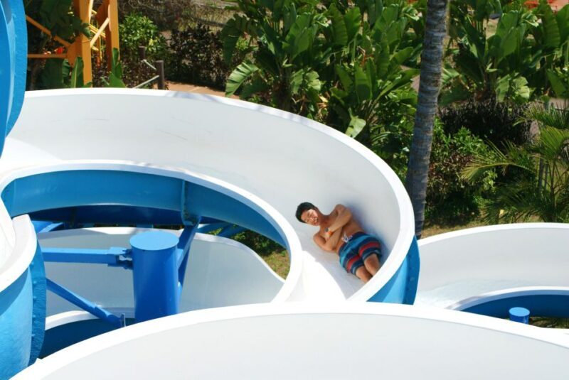 Oahu: Wet 'n' Wild Waterpark Ticket with Waikiki Transfer - Exploring Wet n Wild Hawaii: What to Expect