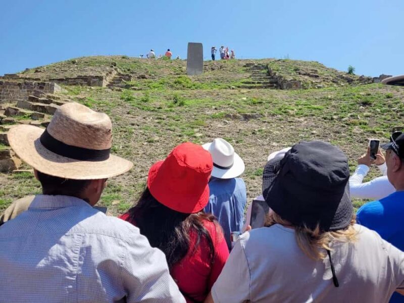 Oaxaca: Monte Albán Tour with Breakfast at Abastos Market - Discovering the Experience