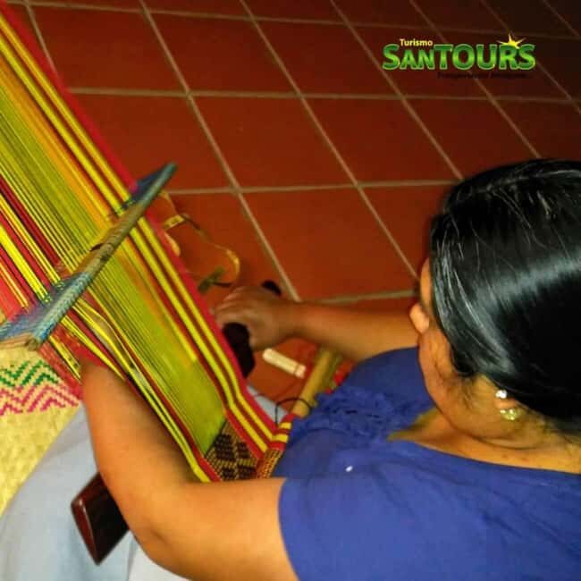 Oaxaca : Ocotlan Tour - Witnessing Traditional Waist Loom Weaving in Santo Tomás Jalieza