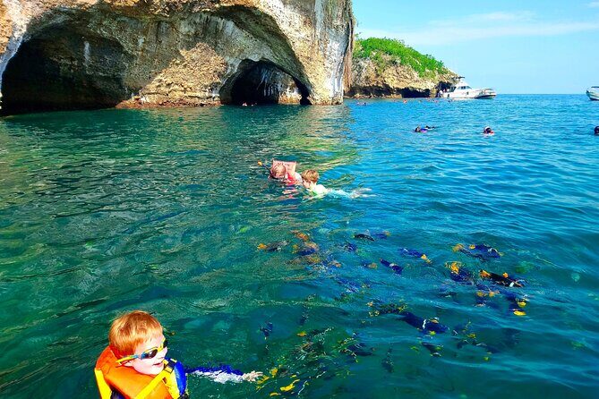 Ocean and Jungle: Snorkel, Quimixto Waterfall and Beach Adventure - In-Depth Look at the Tour Experience