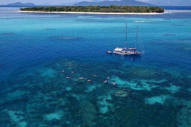 Ocean Free 25 guest Great Barrier Reef & visit Green Island Tour - Key Points