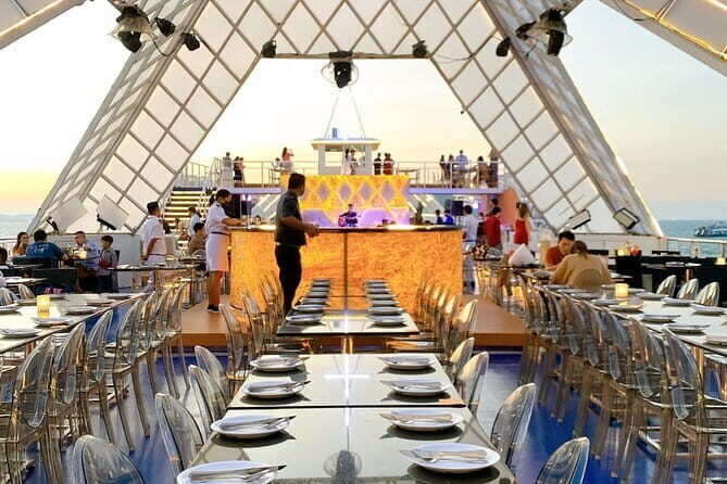 Ocean Pattaya Dinner Buffet Cruise - An in-Depth Look at the Ocean Pattaya Dinner Buffet Cruise