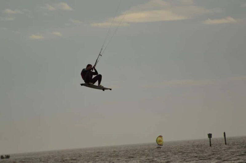 Ocean Springs: Kiteboarding Lesson - Setting the Scene: Calm Waters and Stunning Views