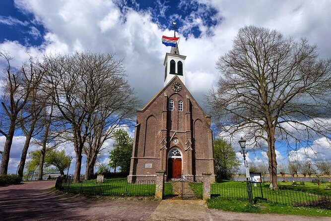 Off the Beaten Paths Dutch Landscape Private Tour 1/2 day Jaguar - What to Expect from the Itinerary