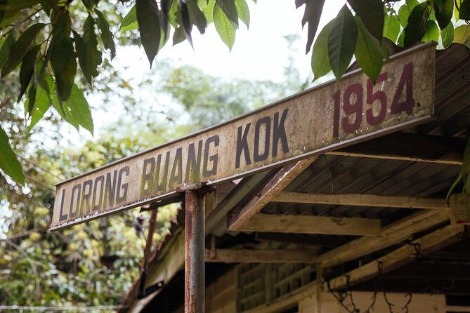 Off the Beaten Track in Singapore: Private City Tour - Key Points