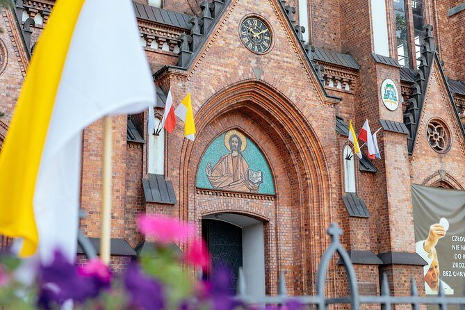 Off the Beaten Track in Warsaw: Private City Tour - What’s Included and What’s Not