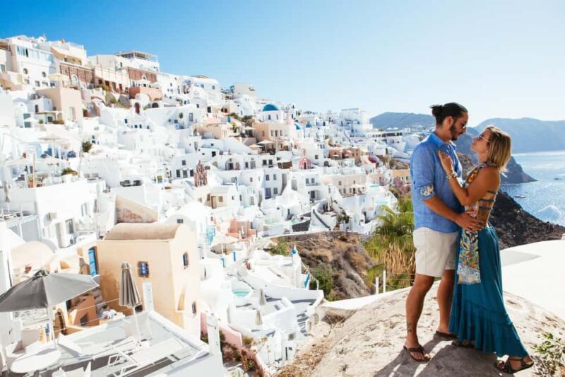 Oia: Professional Photoshoot with a Local Photographer - Key Points