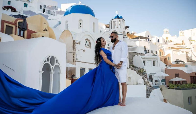 Oía: Santorini Professional Photoshoot with Edited Photos - What You Can Expect from This Photoshoot Experience