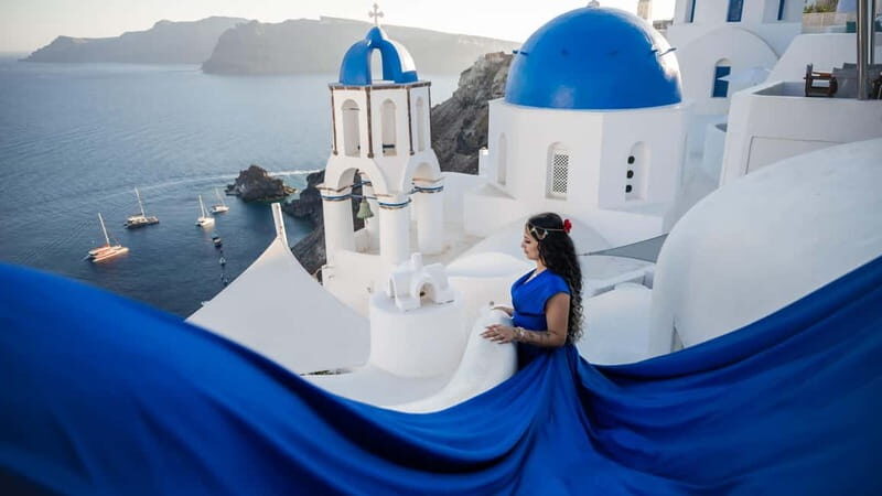 Oía: Santorini Professional Photoshoot with Edited Photos - Authentic Feedback from Travelers