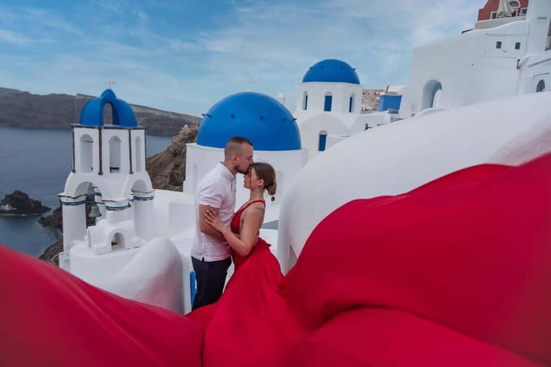 Oía: Santorini Professional Photoshoot with Edited Photos - Who Is This Tour Best For?