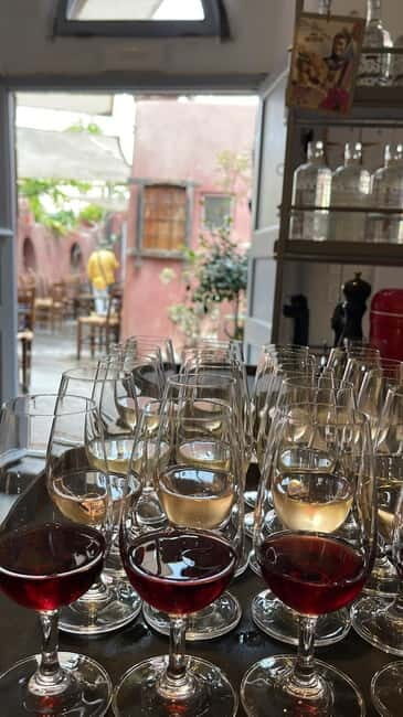 Oia: Wine Tasting with Cold Cuts or Cured Fish - Key Points