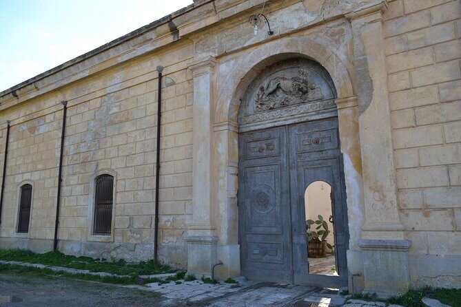 Oil Tour in Historic Baglio Florio Adamo with Lunch - Who Should Book This Tour?