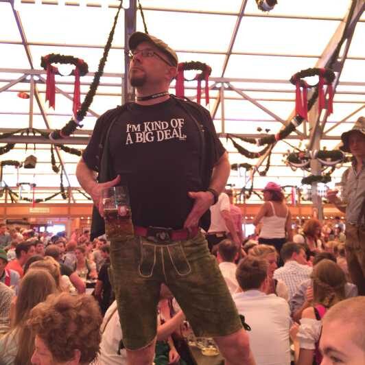 Oktoberfest Tour and Table Reservation at a Major Tent - FAQ