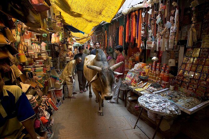 Old Agra City Walk With A Meal - FAQs