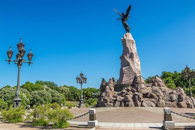 Old and Nowaday Tallinn Driving and Little Walking Private Tour - The Experience from Past Travelers