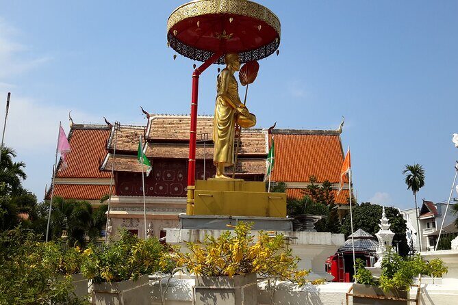 Old city & temples tour + Doi Suthep temple & famous CNX. lunch - Considerations for Travelers