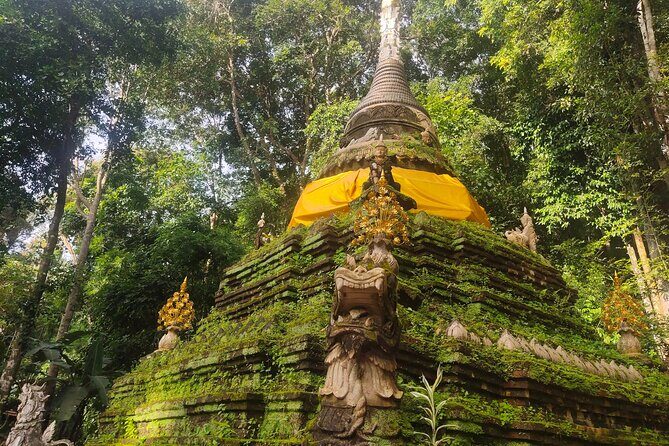 Old city & temples tour + Doi Suthep temple & famous CNX. lunch - FAQs