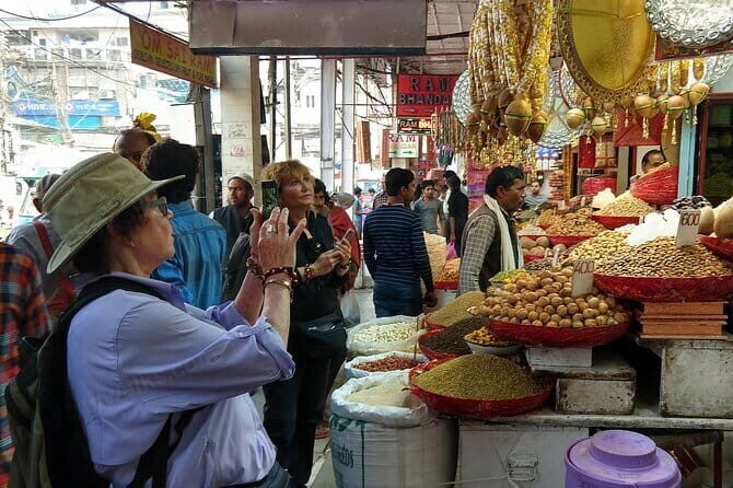 Old Delhi Shopping Experience - A Deep Dive into the Old Delhi Shopping Experience
