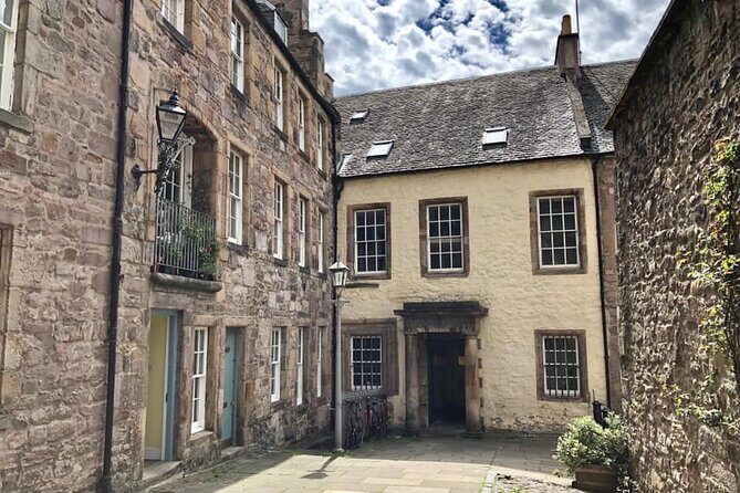 Old Edinburgh Private Walking Tour - Why This Tour Is a Great Choice