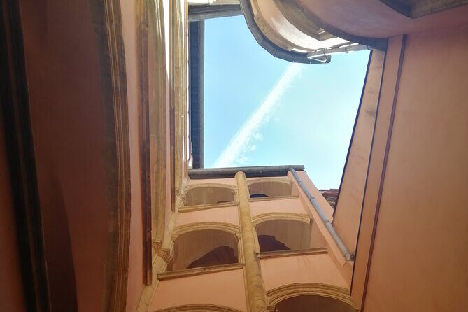 Old Lyon Private Guided Walking Tour - Key Points