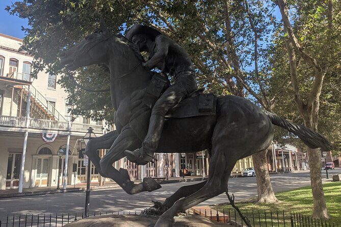 Old Sacramento Scavenger Hunt Walking Tour and Game - Who Should Consider This Tour?