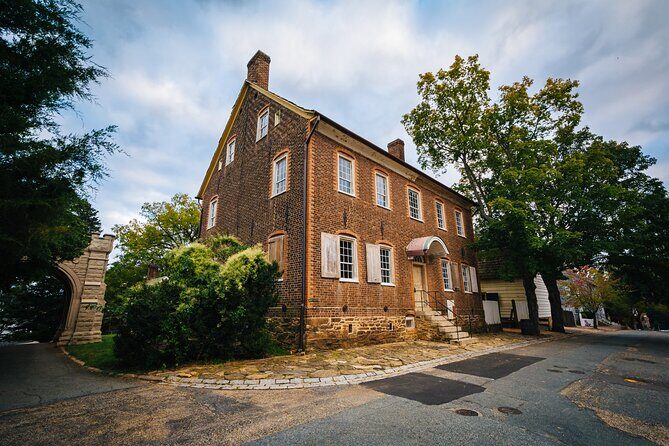 Old Salem's Ghost Self Guided Walking Tour - A Detailed Look at the Old Salem Ghost Self-Guided Walking Tour