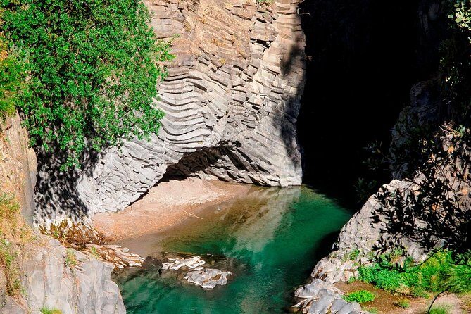 Old Sicily discovery and Etna wine tasting tour from Taormina - FAQ