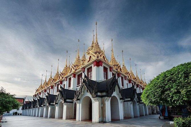 Old Town City Tour of Bangkok with Wat Suthat, Wat Saket & Wat Ratchanadda - Authentic Experiences or Missed Opportunities?