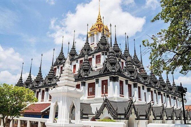 Old Town City Tour of Bangkok with Wat Suthat, Wat Saket & Wat Ratchanadda - FAQ