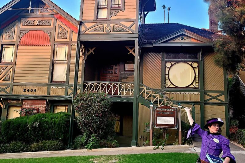 Old Town History Tour - A Walk Through Time - An In-Depth Look at the Old Town History Tour