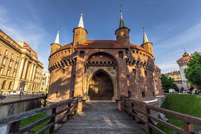 Old Town Krakow & Wawel Castle Walking Tour - First Impressions and What You’ll Love
