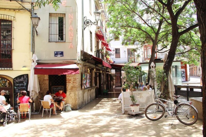 "Old Town" Private Guided Tour on Bike, E-Bike or E-step - Discover Valencia’s Old Town on a Private Bike or E-Bike Tour