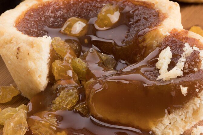 Old Town Toronto Food & History Walk with Market Tastings - Who Will Love This Tour?