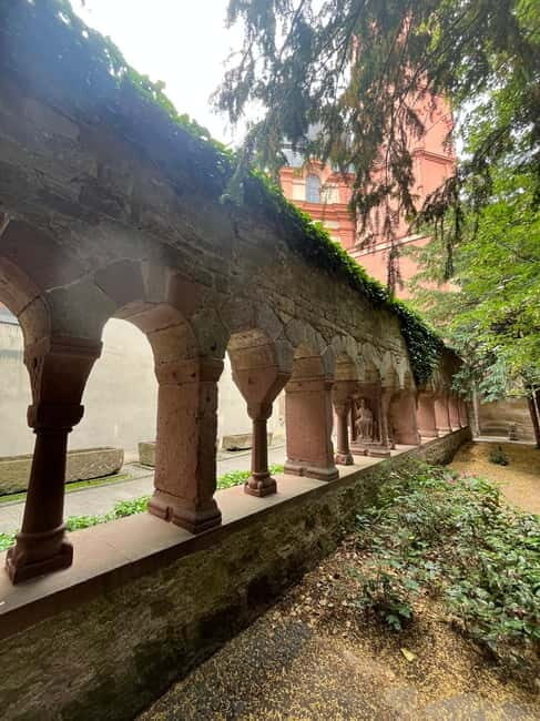 Old town tour of Würzburg with wine tasting on the Old Main Bridge - FAQ