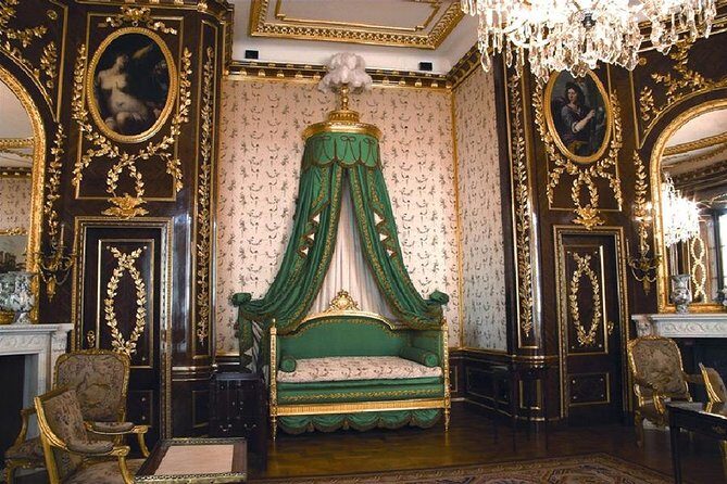 Old Town with Royal Castle + Warsaw Uprising Museum: SMALL GROUP /inc. Pick-up/ - Who Will Love This Tour?