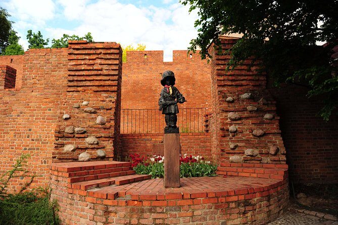 Old Town with Royal Castle + Warsaw Uprising Museum: SMALL GROUP /inc. Pick-up/ - FAQ