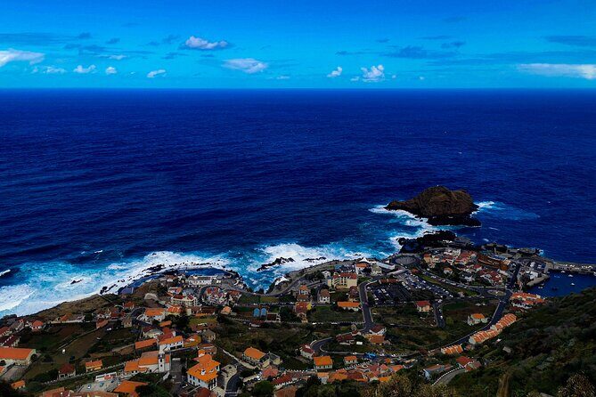 Oldtimer Sightseeing Tour in the West and Northwest - A Deep Dive into the Madeira Vintage Car Adventure