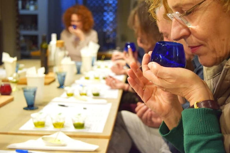 Olive oil tasting & food pairing in Thessaloniki - A Closer Look at the Olive Oil & Food Tasting Experience