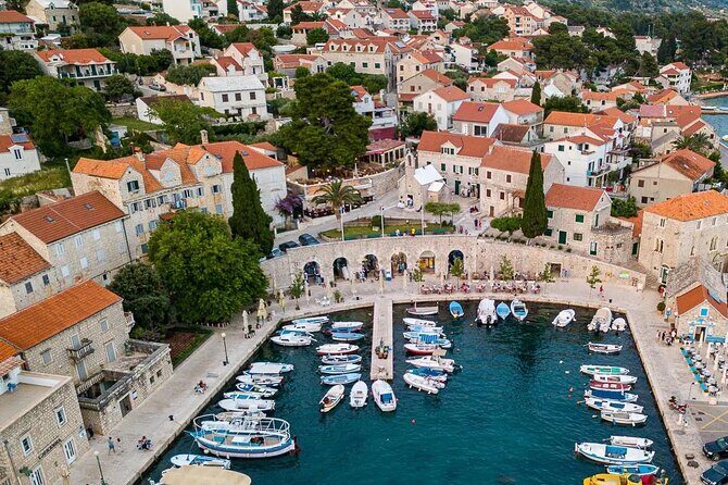 Omi: Bol and Golden Horn Beach Boat Trip with Lunch - What the Reviews Say