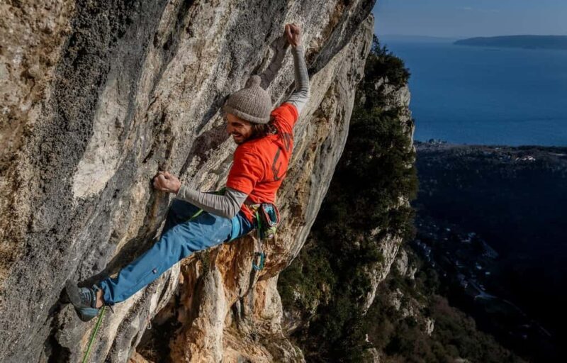 Omi: Free Climbing gear, Daily Rental - Key Points