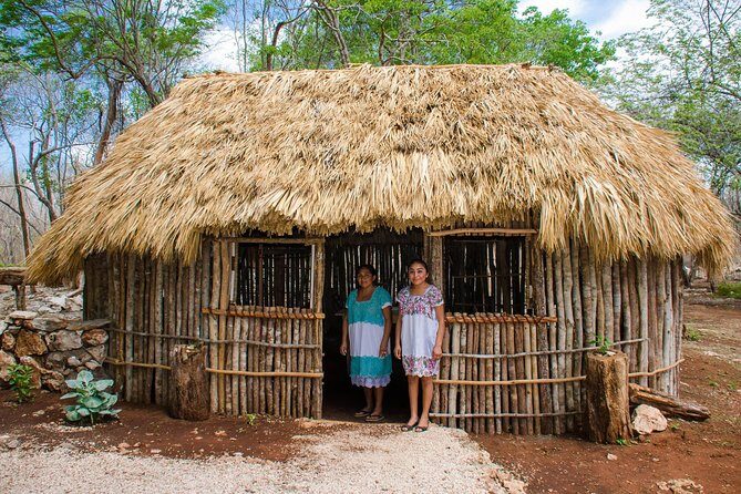 Oncelife experience of CHICHEN ITZA NIGHT SHOW. Cenote and Valladolid included. - FAQs