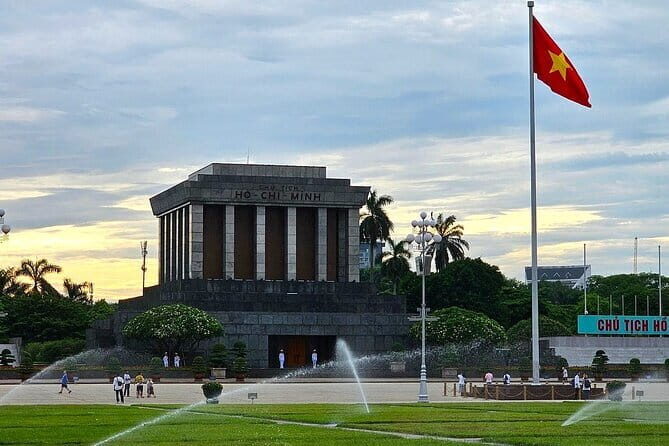 One Day in Hanoi: Discover the Capitals Highlights,Limousine Bus - Transportation and Group Size