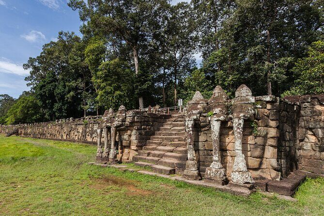 One Day Private Exploration with an Expert The wonders of Angkor - FAQ