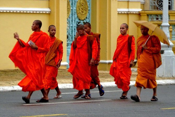 One Day Private Guide Tours History in Phnom Penh Incl. admission - An In-Depth Look at the Itinerary