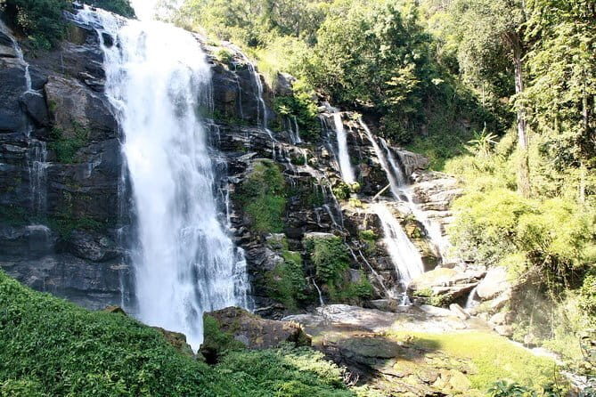 One day tour Doi Inthanon National Park and Trekking on Kew Mae Pan Trail - Why This Tour Works Well